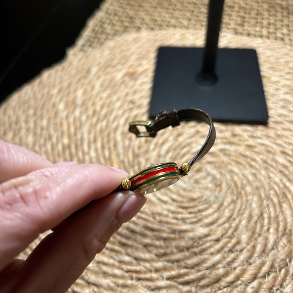 Authentic Vintage Gucci Watch - Picture 7 of 11